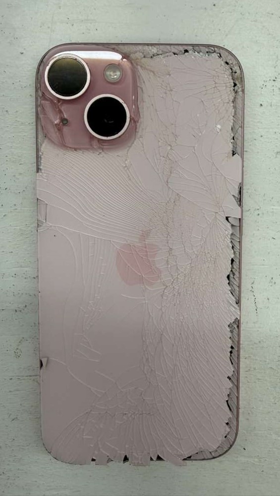 Before Replacing iPhone 15 Back Glass 1