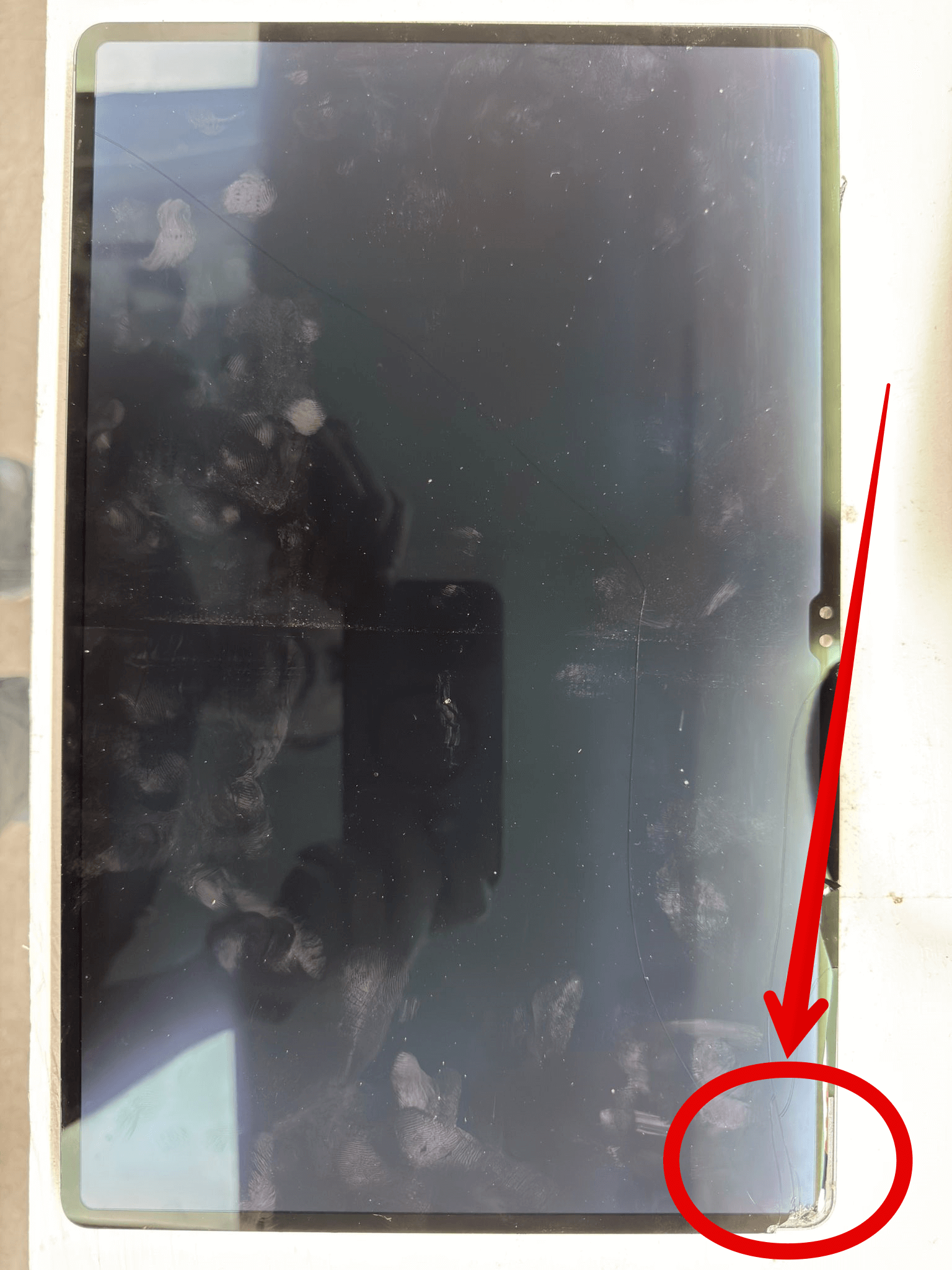 Samsung tablet S10 Ultra Broken Screen Corner (1)