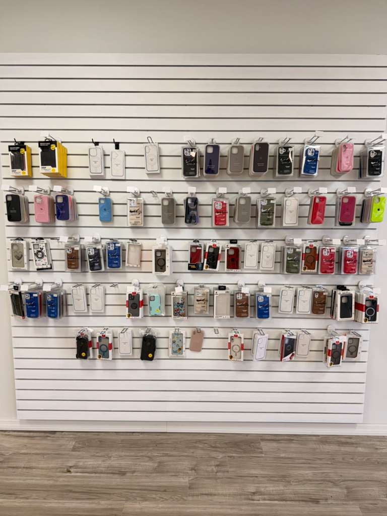 Gizmo Pros Hudson waiting area