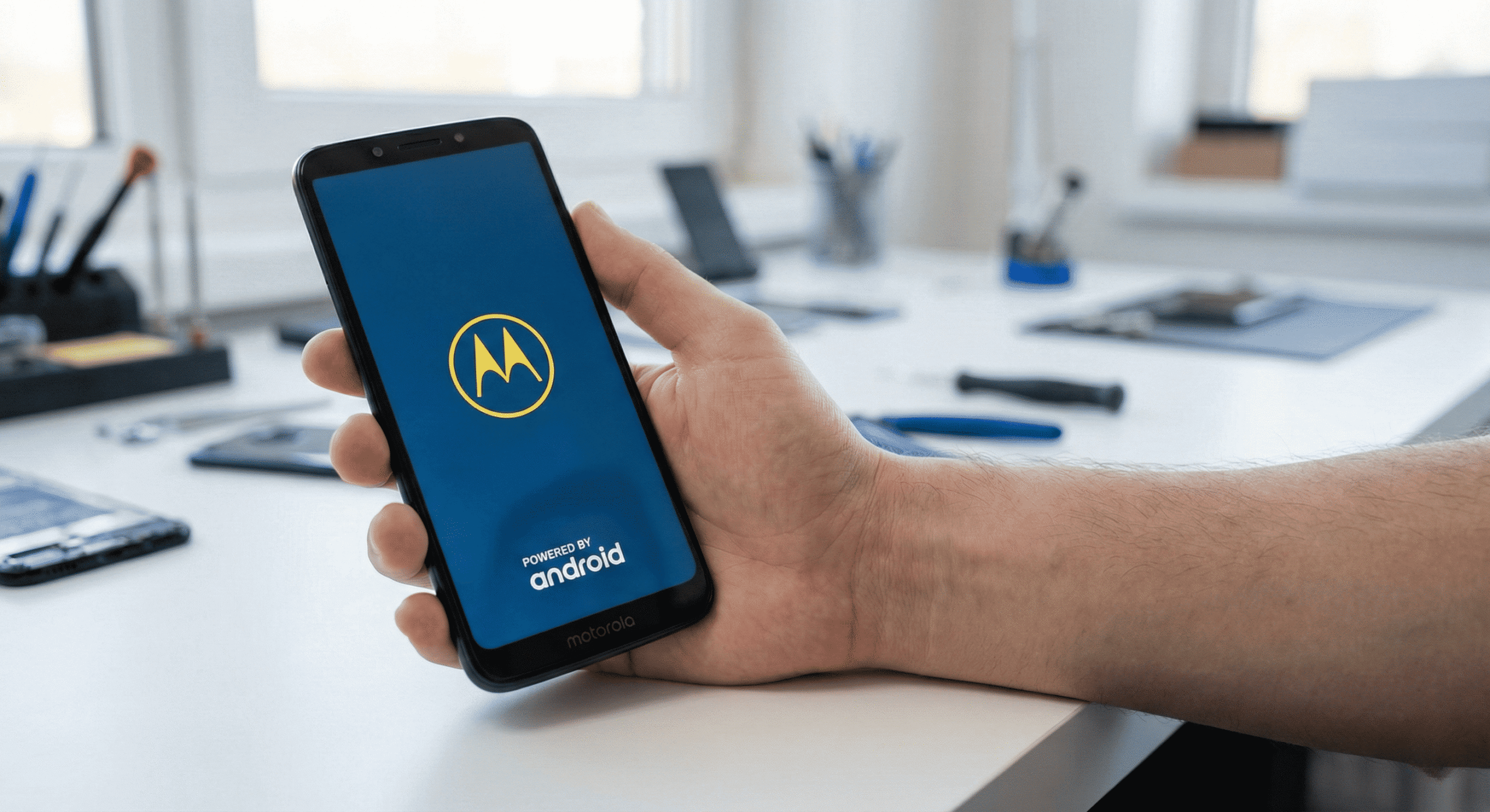 Things to Try If Your Motorola Phone Is Stuck on Startup Screen
